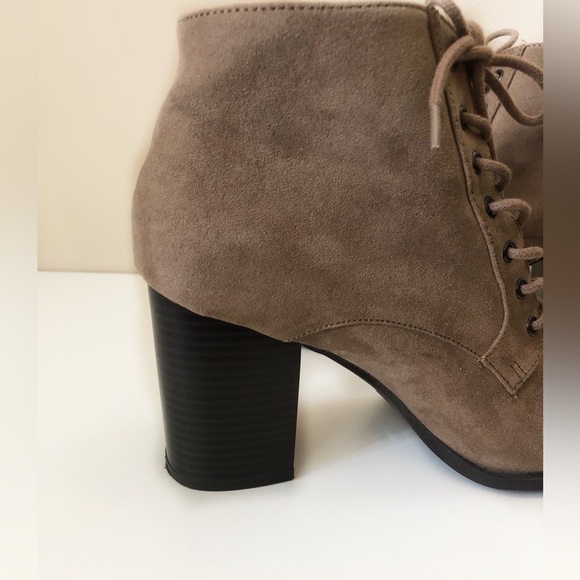 Forever 21 Faux Suede block heel Ankle Booties, taupe light brown - Picture 3 of 5